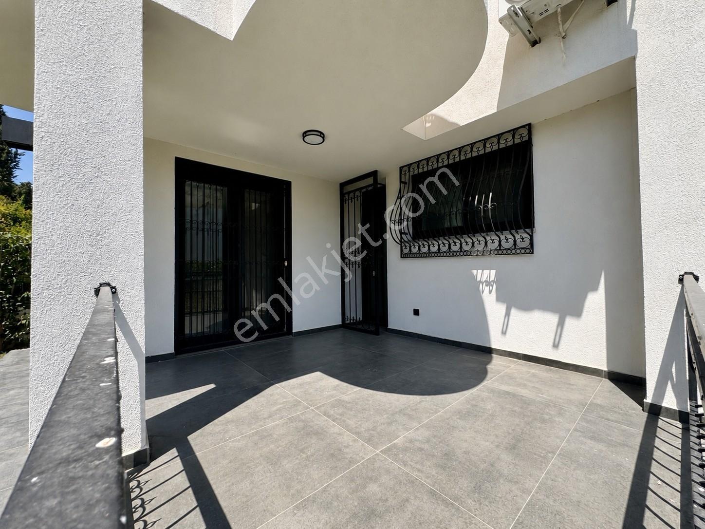 Select'ten Armutalan'da Satılık Bahçeli 4+1 Site İçinde Villa — fotoğraf 12