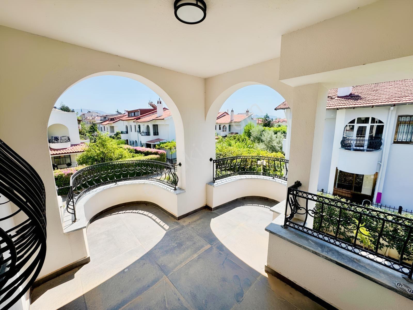 Select'ten Armutalan'da Satılık Bahçeli 4+1 Site İçinde Villa — fotoğraf 14