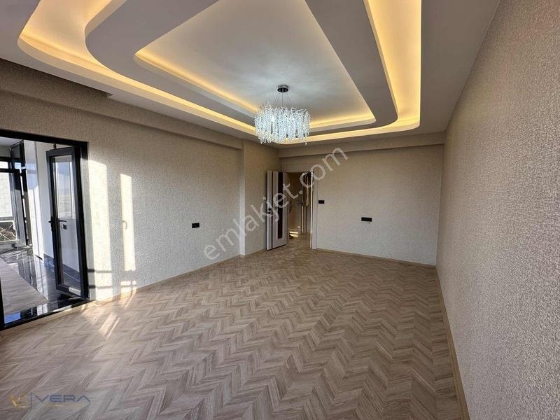 İbnisina Hakkı Orhan`da Satılık Ara Kat Ön Cephe Sıfır 2.5+1 — fotoğraf 3