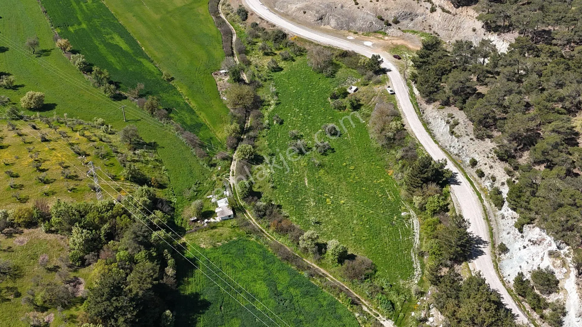 Ezine Köprübaşı Köyü Satılık 8300 M² Doğa Manzaralı Tarla — fotoğraf 2