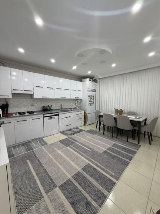 Yörük Mahallesi Harika Lokasyonda Satılık 3+1 180 M2 Daire.