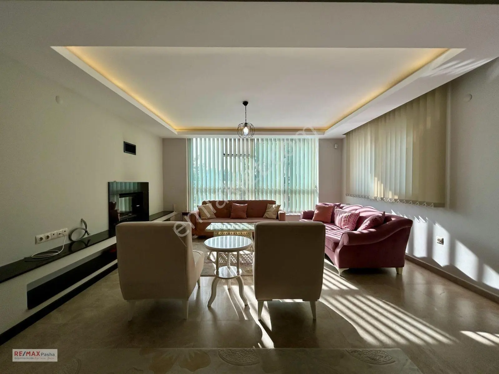 Kuşadası'nda 500 M² Arsa İçerisinde, Özel Havuzlu, Tam Müstakil 4+1 Villa — fotoğraf 5