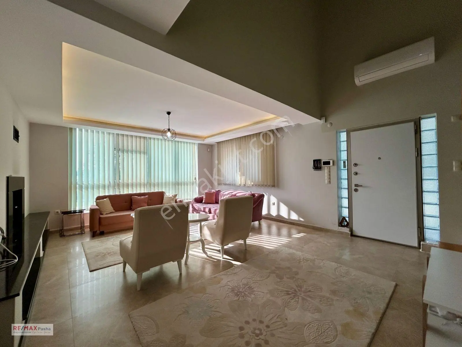 Kuşadası'nda 500 M² Arsa İçerisinde, Özel Havuzlu, Tam Müstakil 4+1 Villa — fotoğraf 6