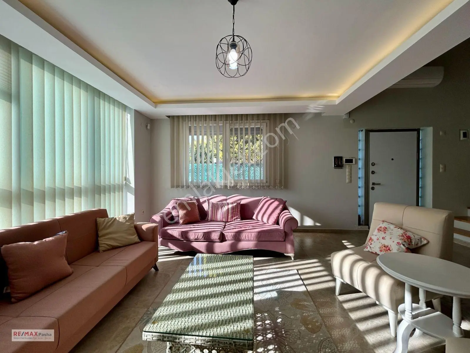 Kuşadası'nda 500 M² Arsa İçerisinde, Özel Havuzlu, Tam Müstakil 4+1 Villa — fotoğraf 7