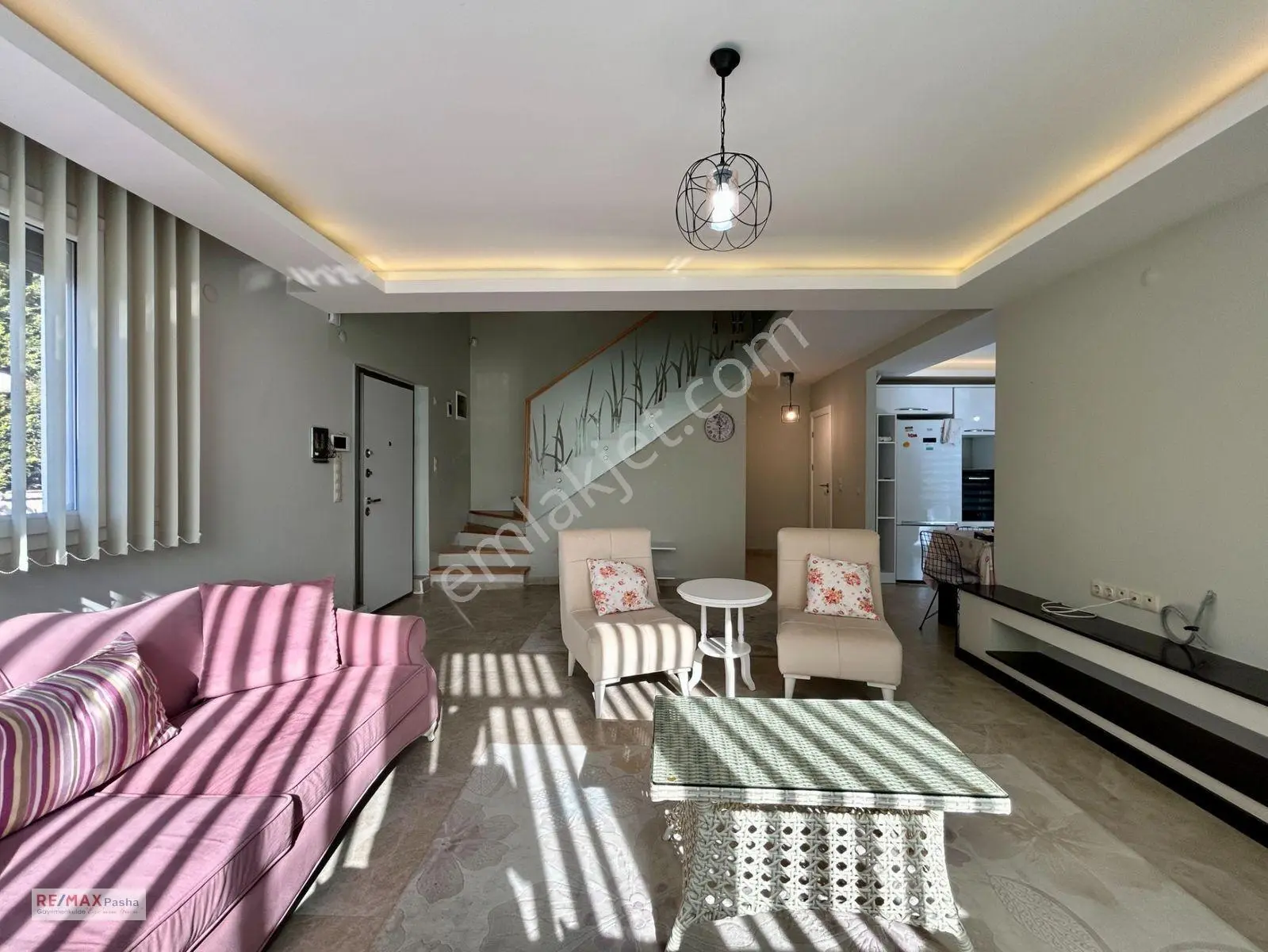 Kuşadası'nda 500 M² Arsa İçerisinde, Özel Havuzlu, Tam Müstakil 4+1 Villa — fotoğraf 9