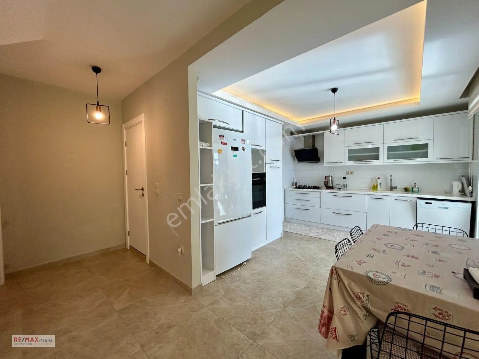 Kuşadası'nda 500 M² Arsa İçerisinde, Özel Havuzlu, Tam Müstakil 4+1 Villa — fotoğraf 12