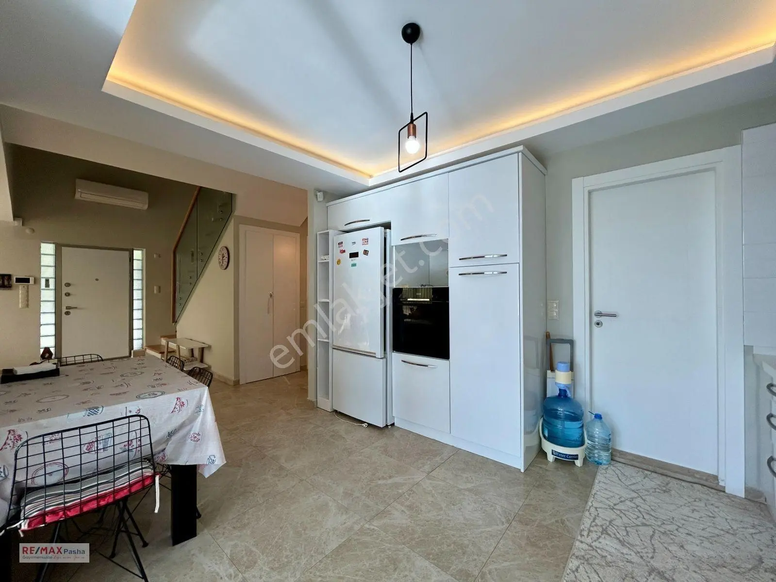 Kuşadası'nda 500 M² Arsa İçerisinde, Özel Havuzlu, Tam Müstakil 4+1 Villa — fotoğraf 16