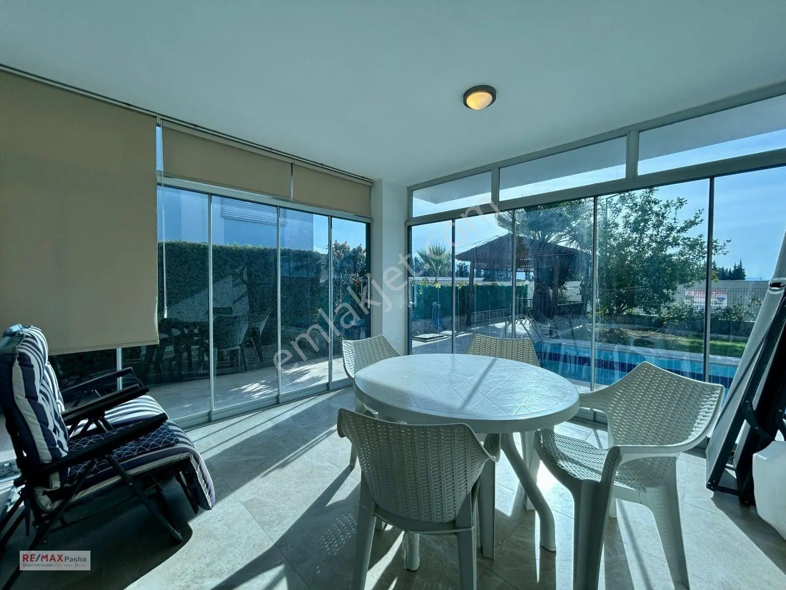 Kuşadası'nda 500 M² Arsa İçerisinde, Özel Havuzlu, Tam Müstakil 4+1 Villa — fotoğraf 25