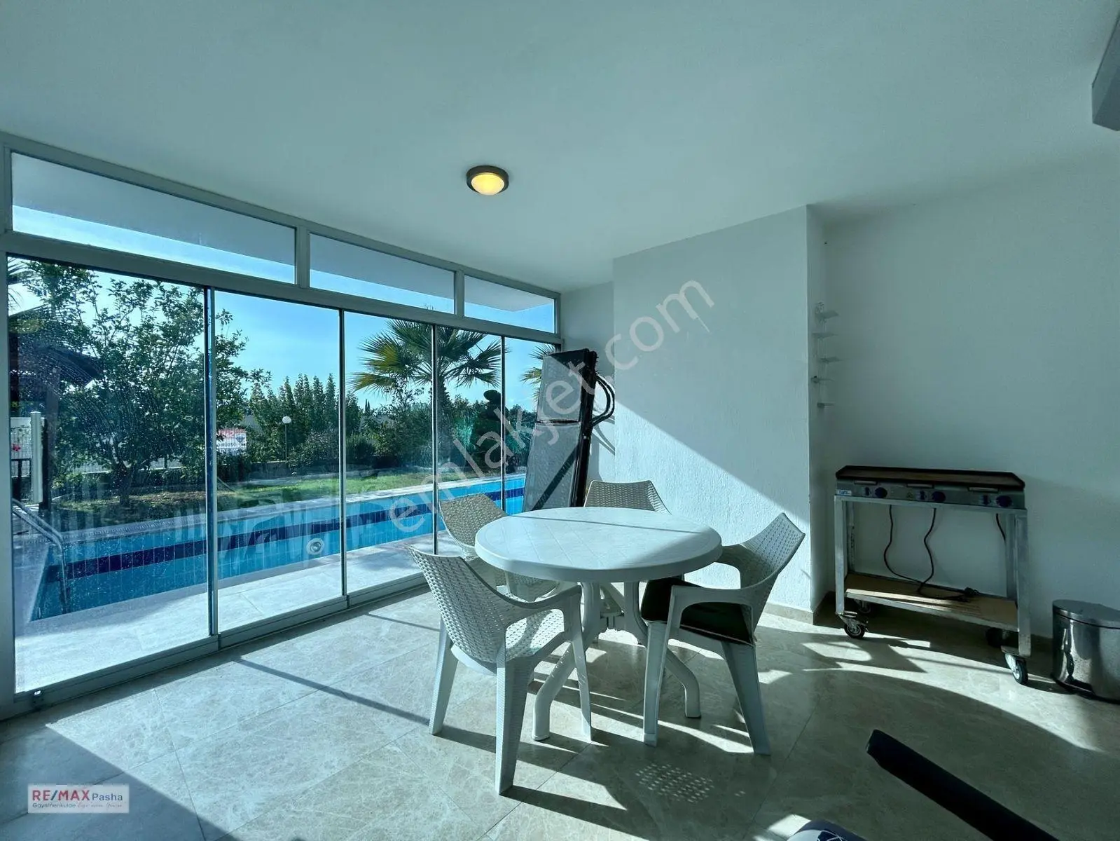Kuşadası'nda 500 M² Arsa İçerisinde, Özel Havuzlu, Tam Müstakil 4+1 Villa — fotoğraf 26