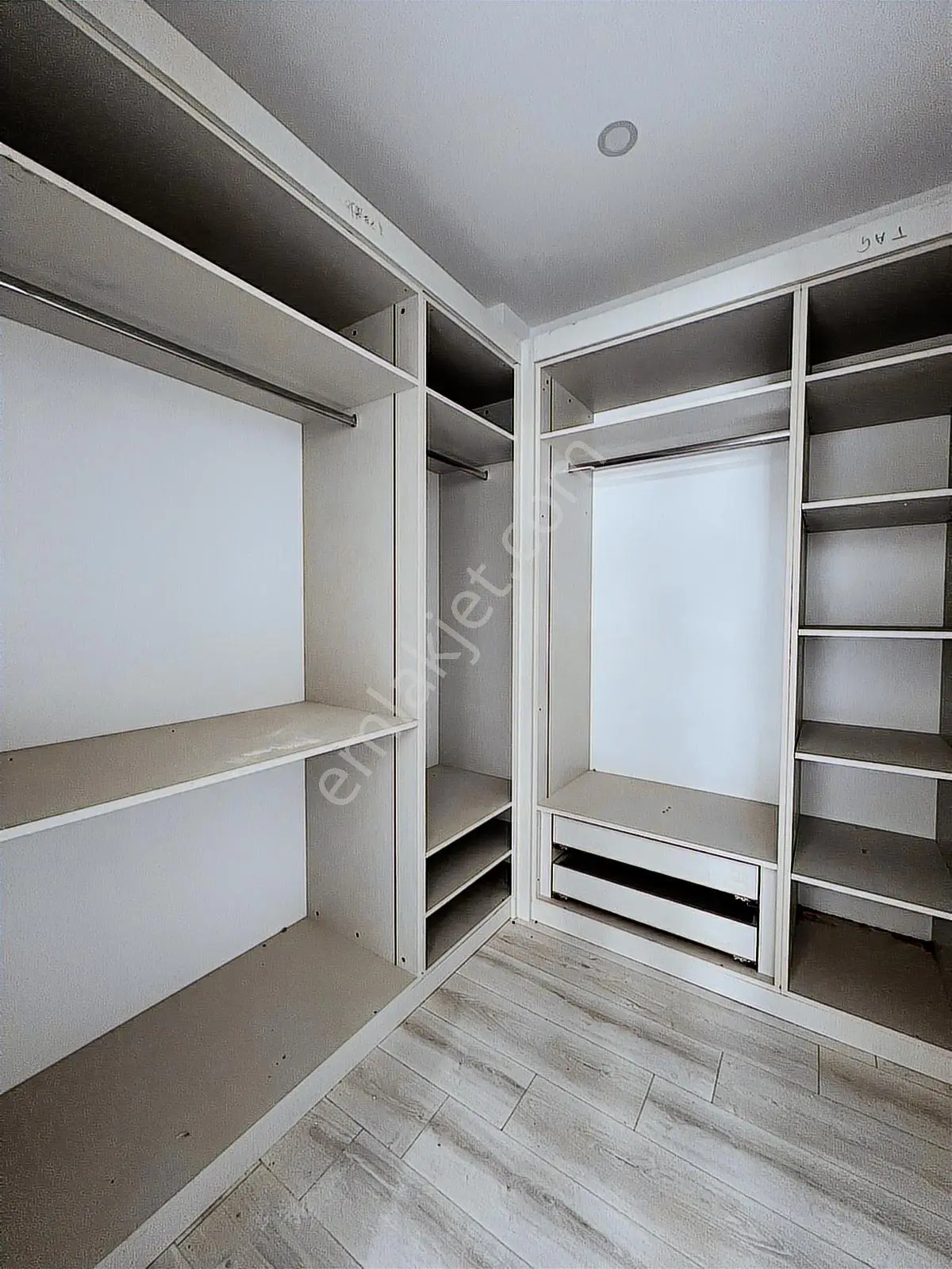 Afyonkarahisar'ın En Prestijli Mahalle'sinde Satılık 4+1 Daire ! — fotoğraf 27