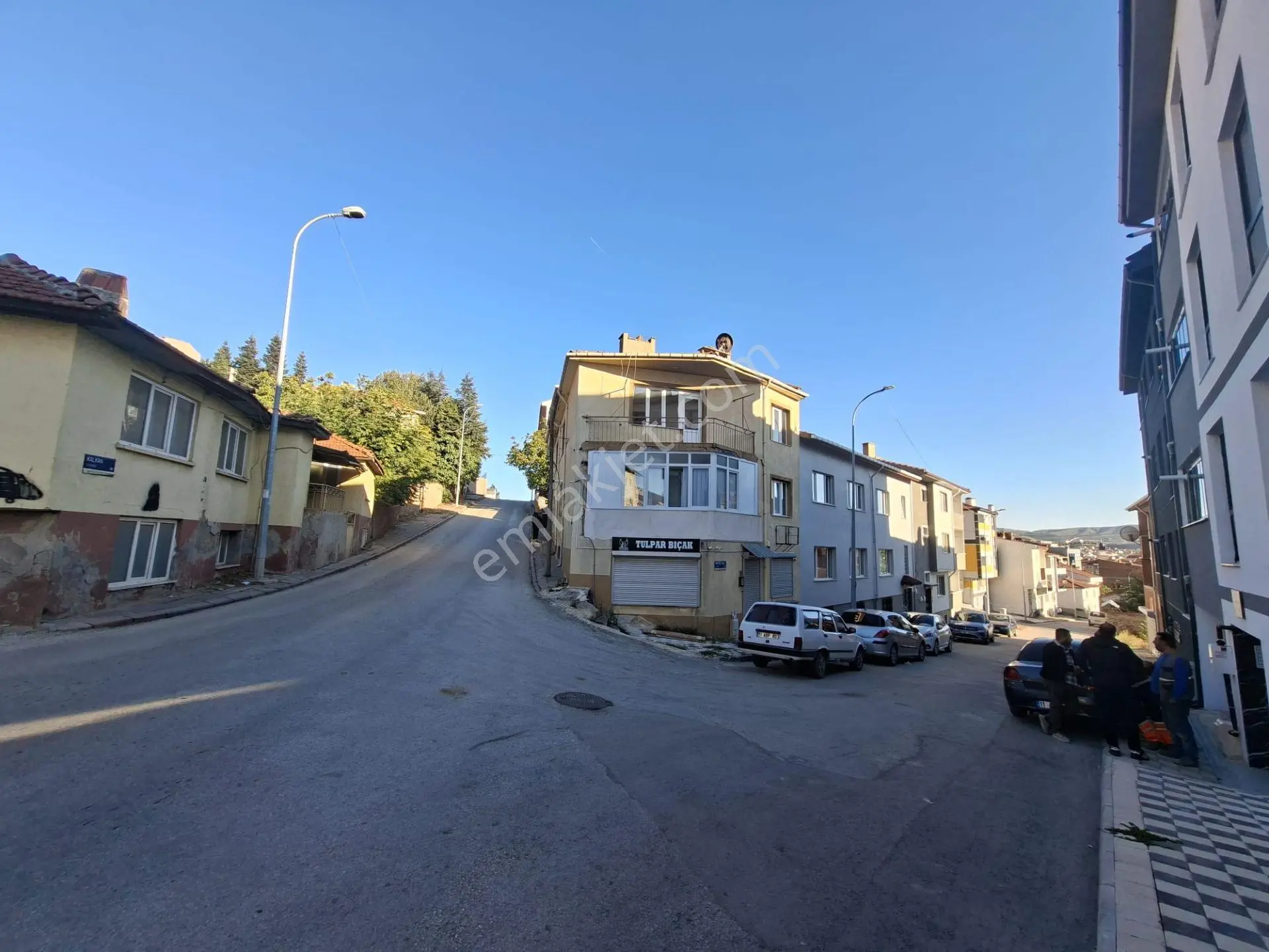 Hal Meydanı Ve Çarşı Merkezine 150M, Masrafsız, Yatırımlık/Oturumluk 2+1