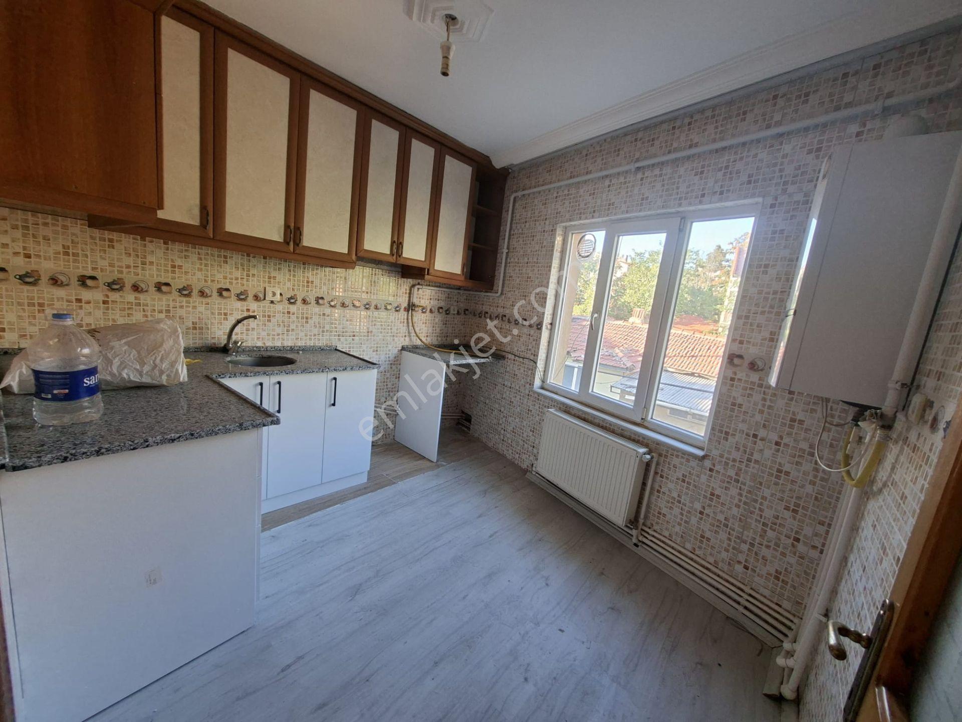 Hal Meydanı Ve Çarşı Merkezine 150m, Masrafsız, Yatırımlık/oturumluk 2+1 — fotoğraf 7