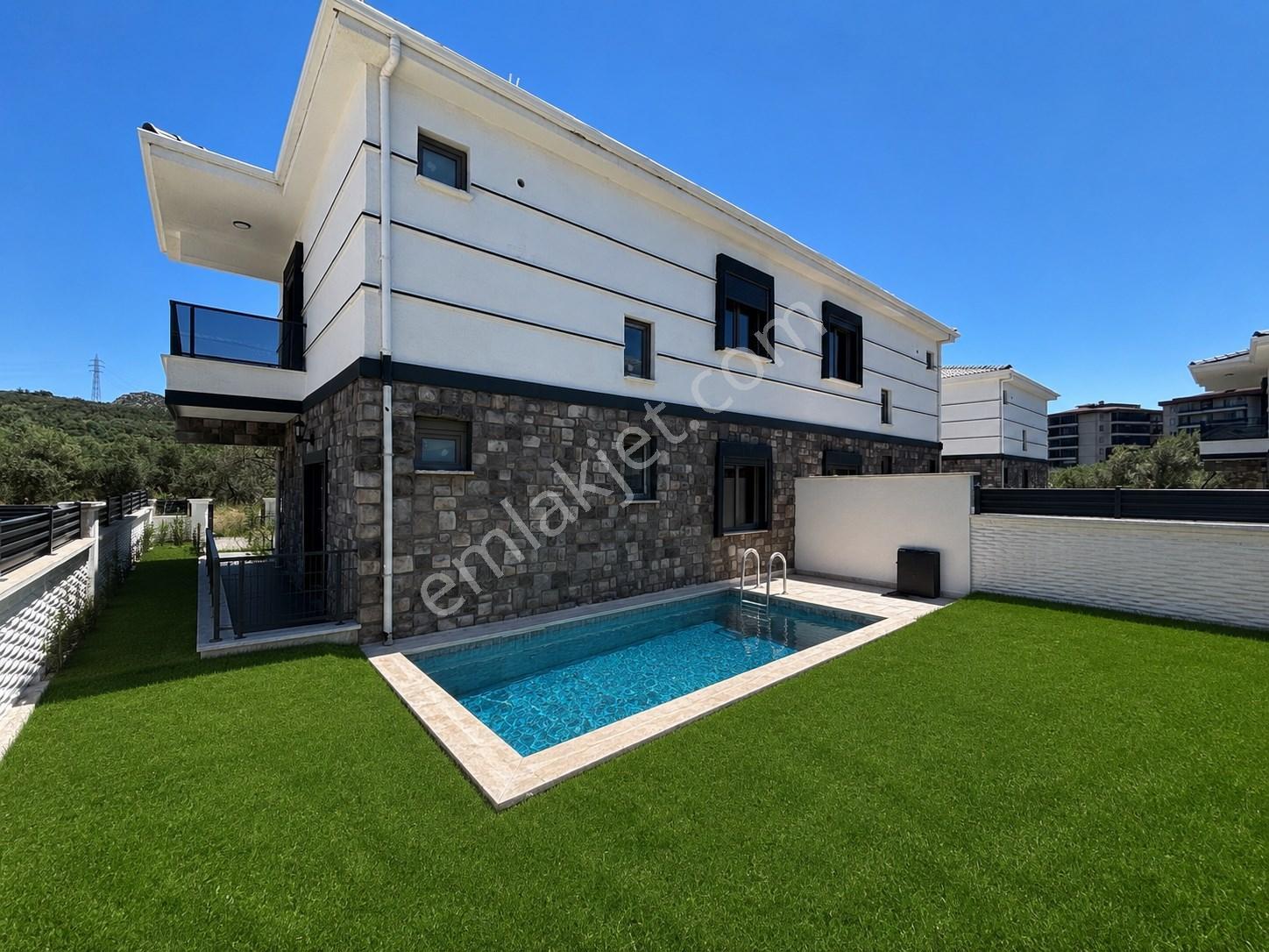 ▀▄Mera Emlaktan Kadıköy Mh. Müstakil Havuzlu 3+1 Lüks İkiz Villa