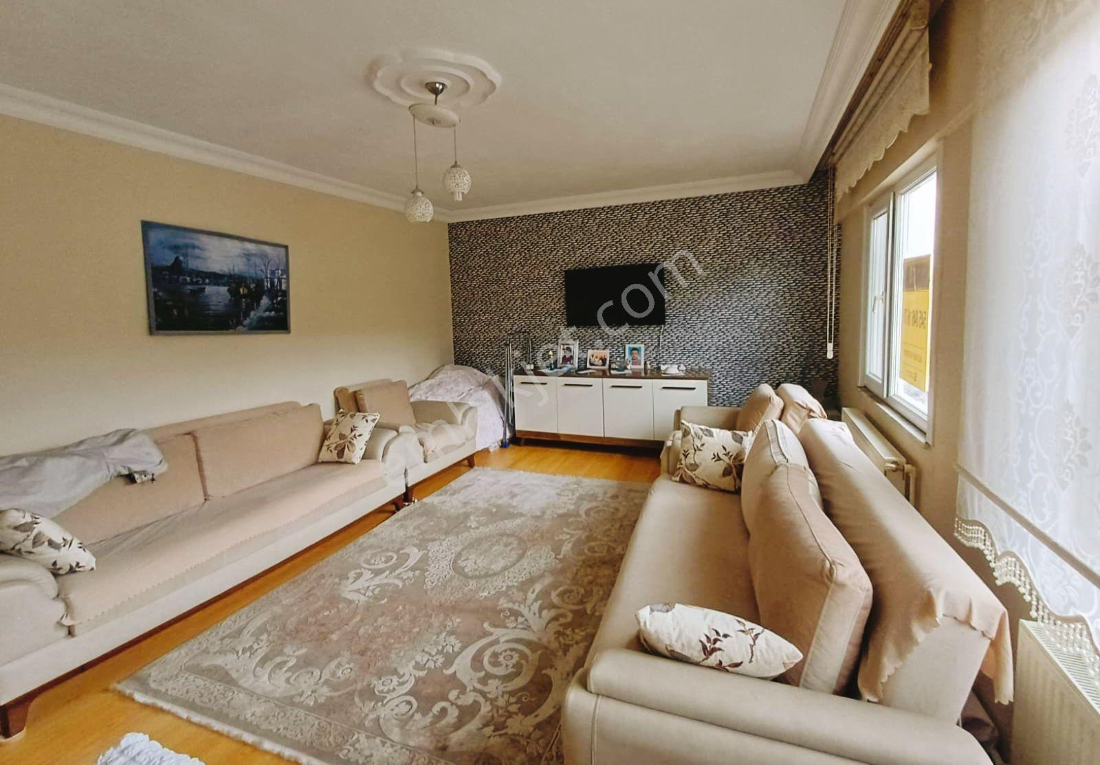 Merkez Emlâk Armağan'Dan 3+1 4.Kat 136 M² İçi Yapılı Daire
