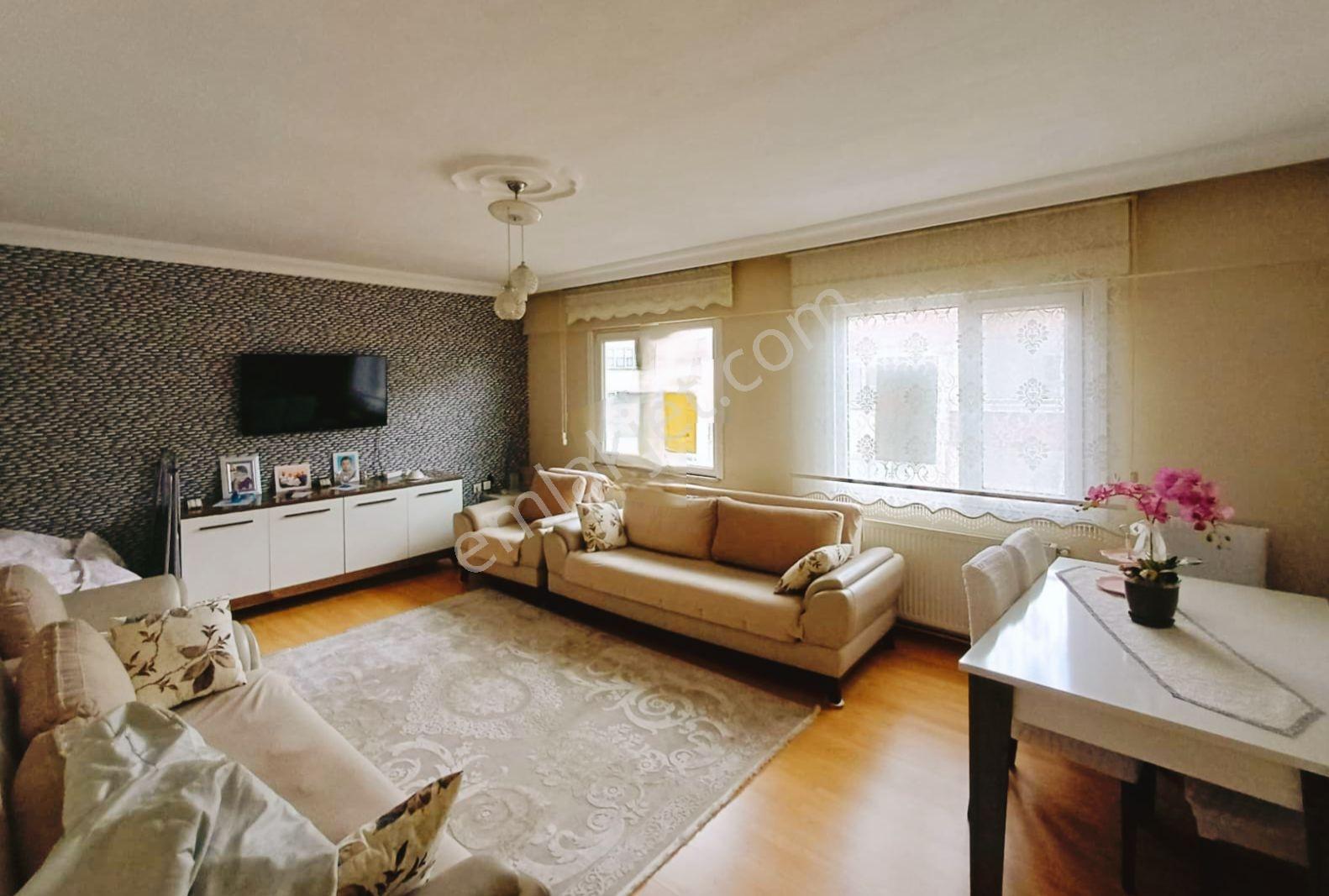 Merkez Emlâk Armağan'dan 3+1 4.kat 136 M² İçi Yapılı Daire — fotoğraf 3
