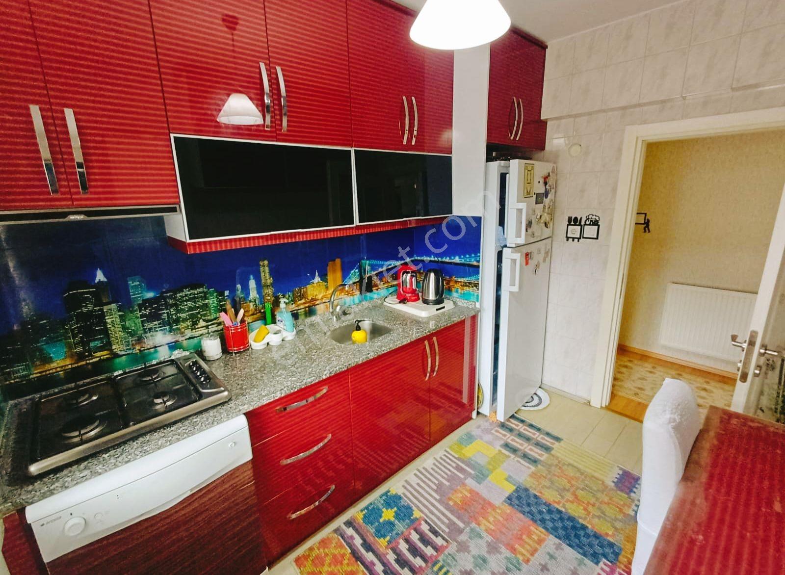 Merkez Emlâk Armağan'dan 3+1 4.kat 136 M² İçi Yapılı Daire — fotoğraf 4