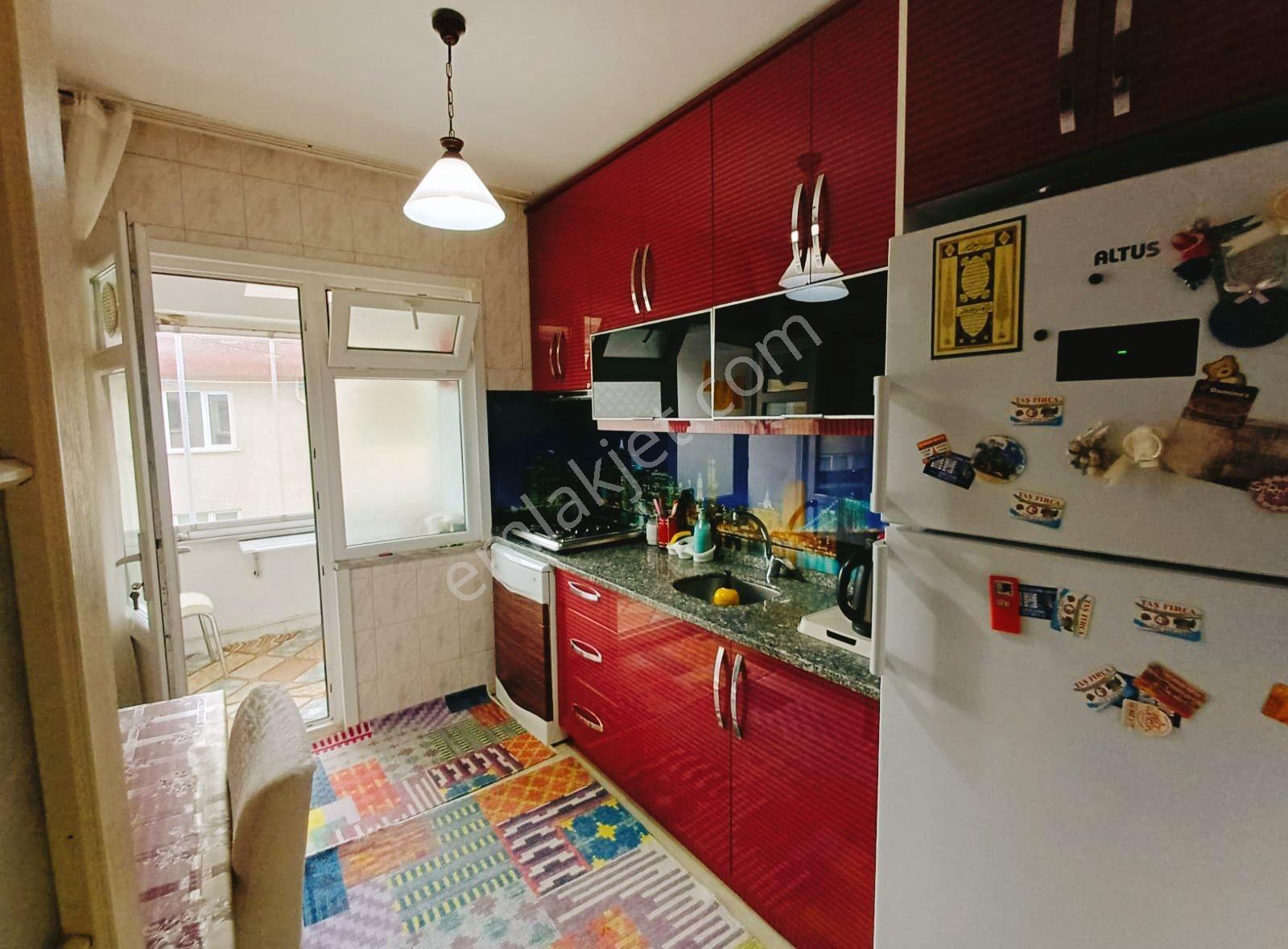 Merkez Emlâk Armağan'dan 3+1 4.kat 136 M² İçi Yapılı Daire — fotoğraf 5