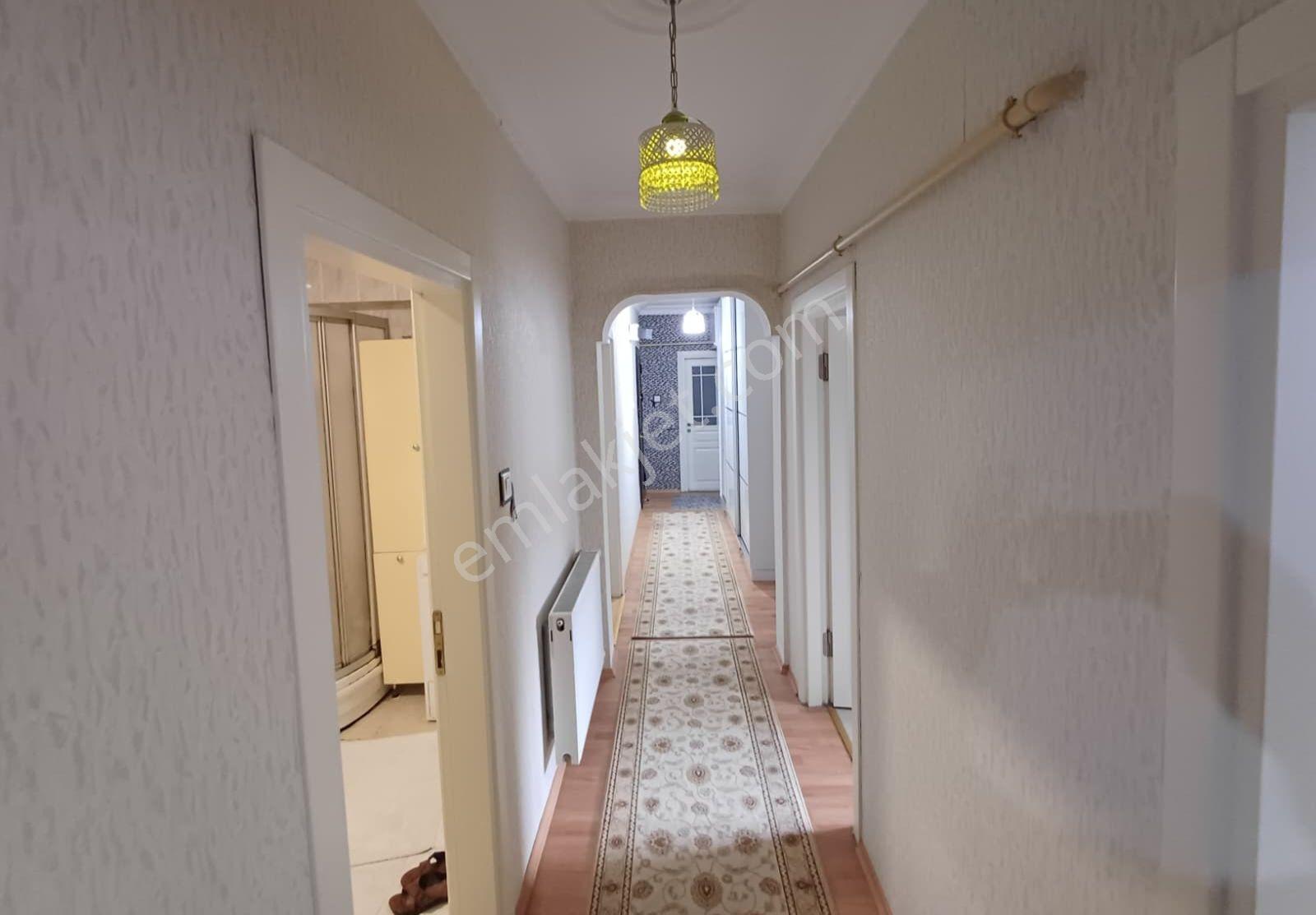 Merkez Emlâk Armağan'dan 3+1 4.kat 136 M² İçi Yapılı Daire — fotoğraf 13