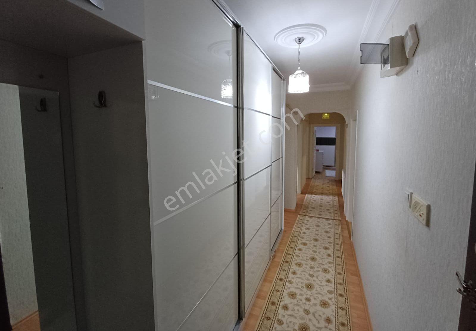 Merkez Emlâk Armağan'dan 3+1 4.kat 136 M² İçi Yapılı Daire — fotoğraf 15