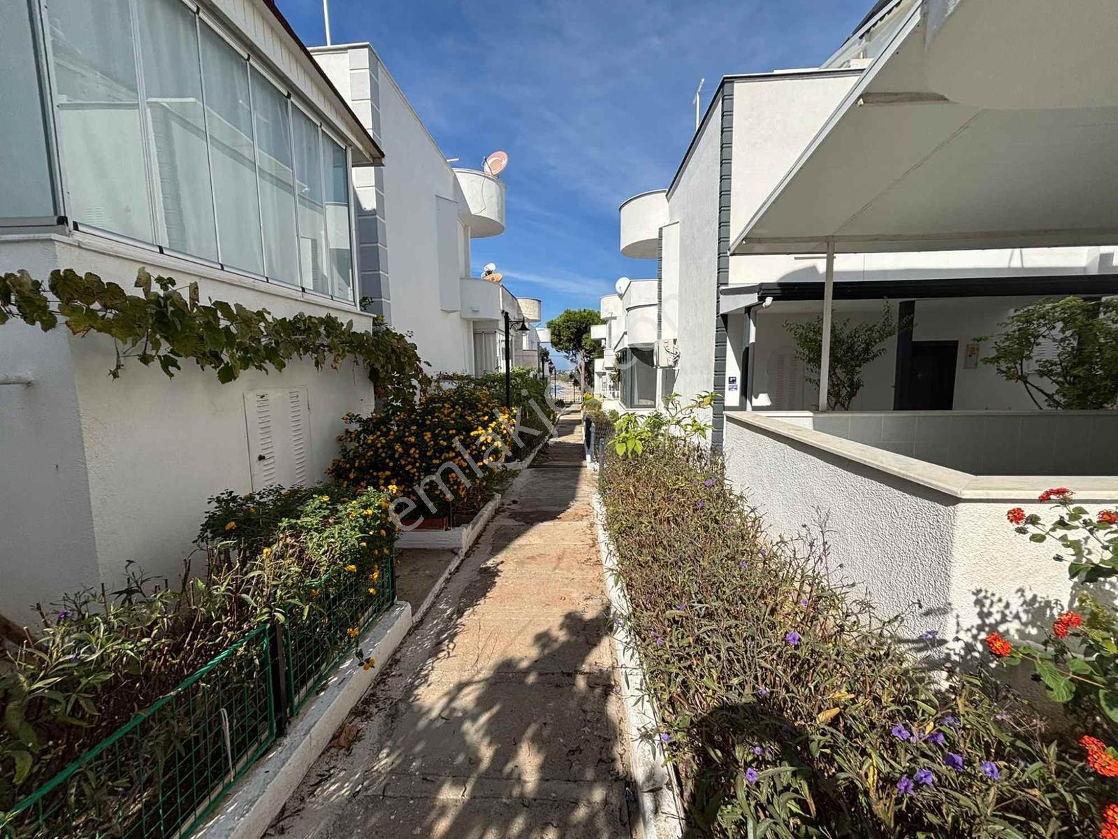 Didim Mavişehirde Güney-batı Cepheli 3 Katlı 3+1 Villa | Balkon — fotoğraf 18