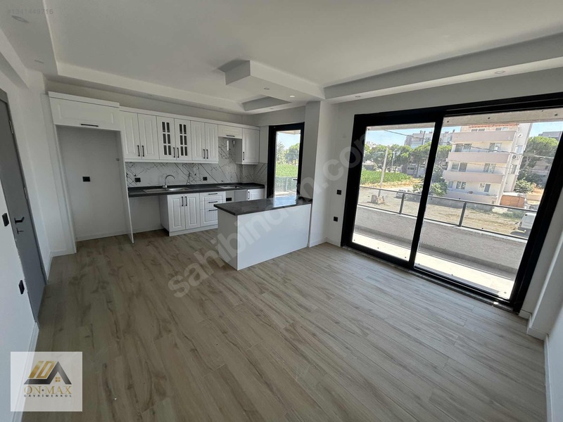 Onmax Bahçelievler' Satılık Önü Açık Ferah 1+1 Daire — fotoğraf 3