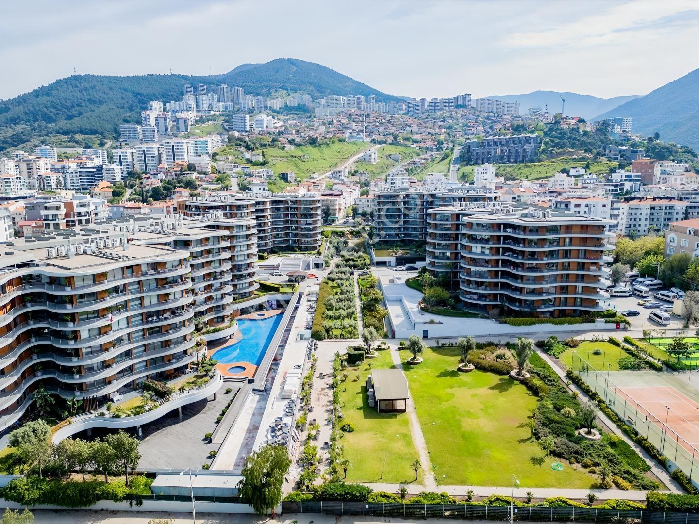 Folkart Narlıdere'De 4+1 Deniz Manzaralı Lüks Satılık Daire