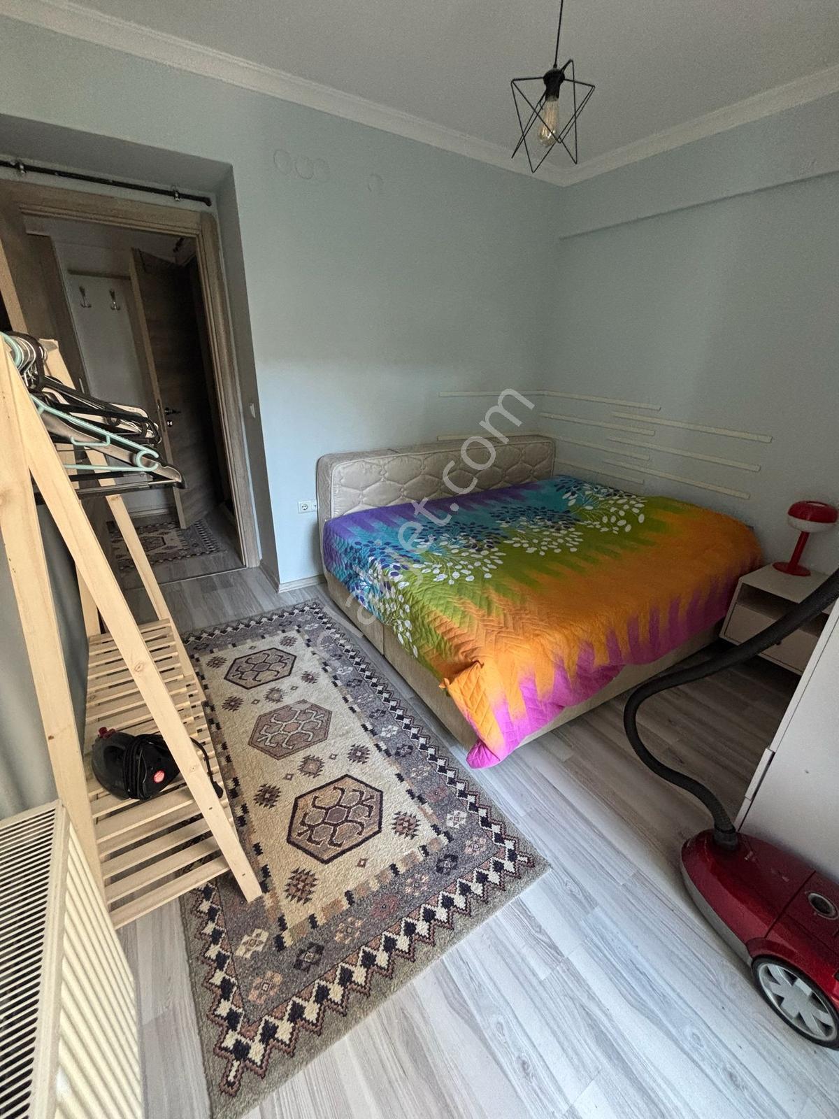 Anadolu Caddesinde Merkezi Konumda Eşyalı 1+1 Satılık Daire — fotoğraf 8