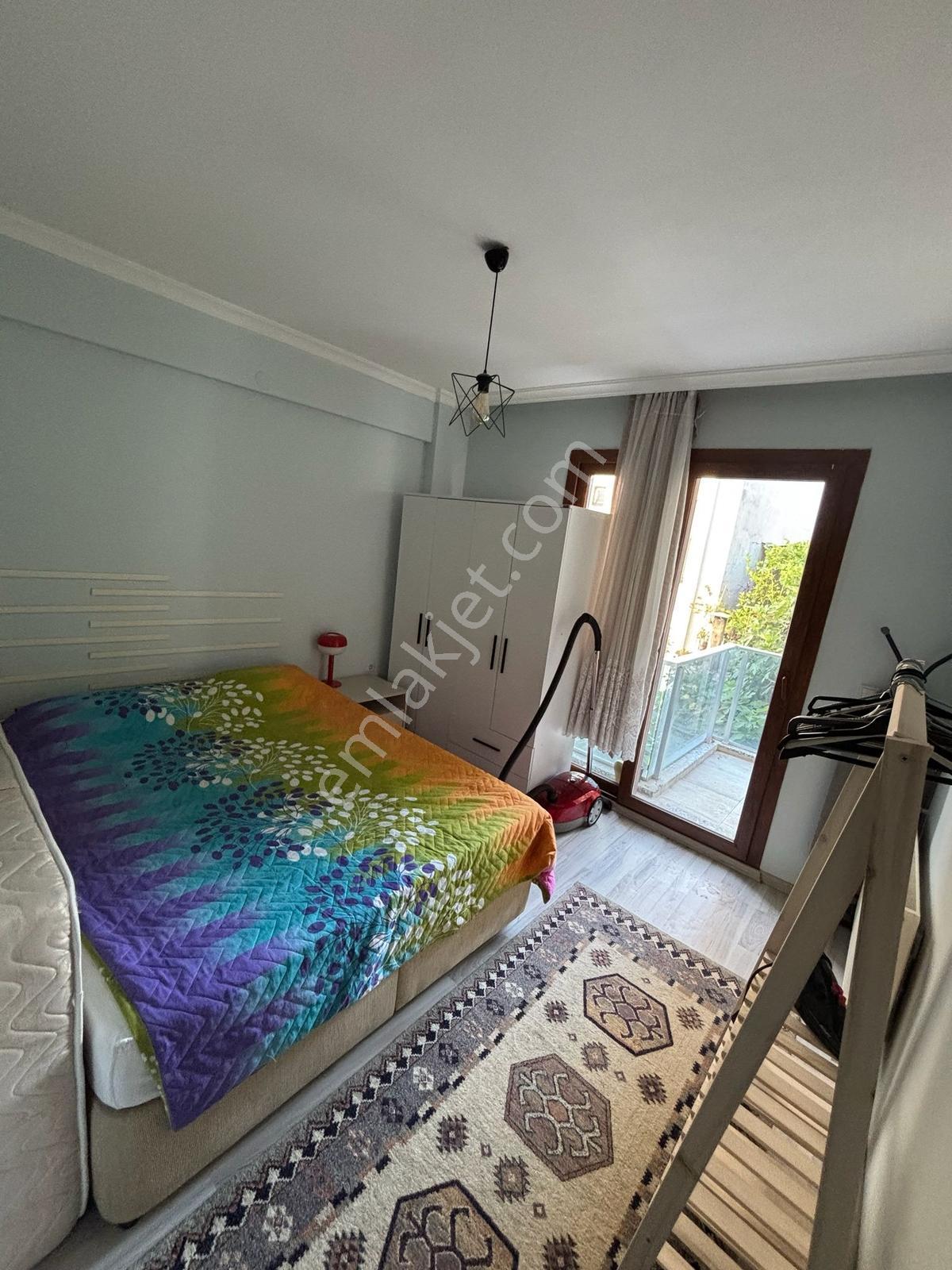 Anadolu Caddesinde Merkezi Konumda Eşyalı 1+1 Satılık Daire — fotoğraf 9