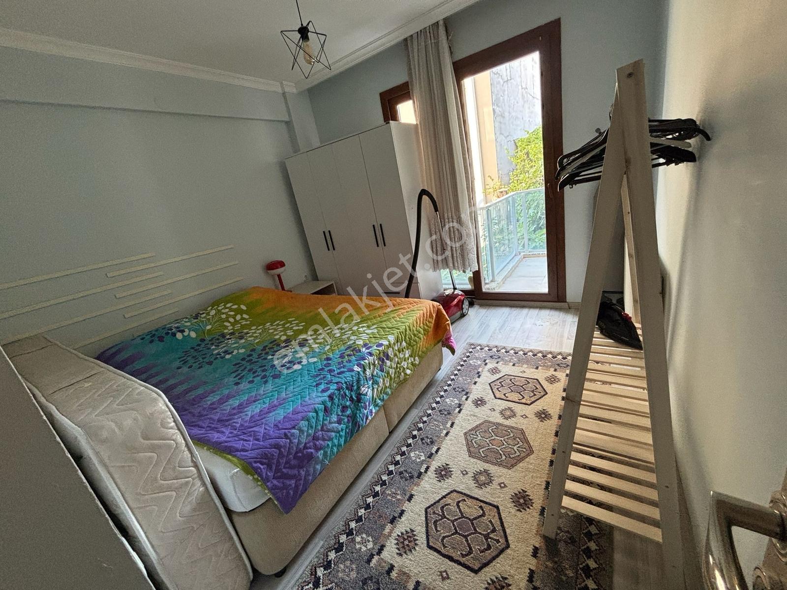 Anadolu Caddesinde Merkezi Konumda Eşyalı 1+1 Satılık Daire — fotoğraf 10