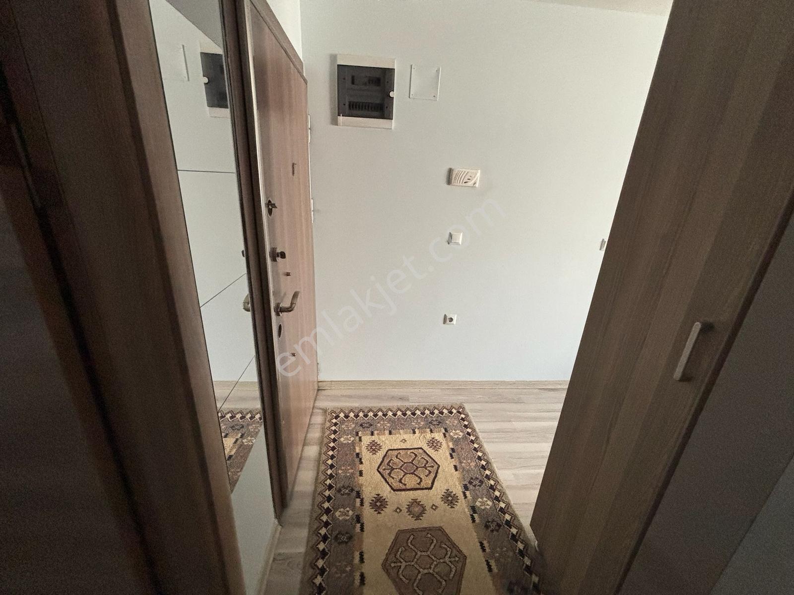 Anadolu Caddesinde Merkezi Konumda Eşyalı 1+1 Satılık Daire — fotoğraf 15