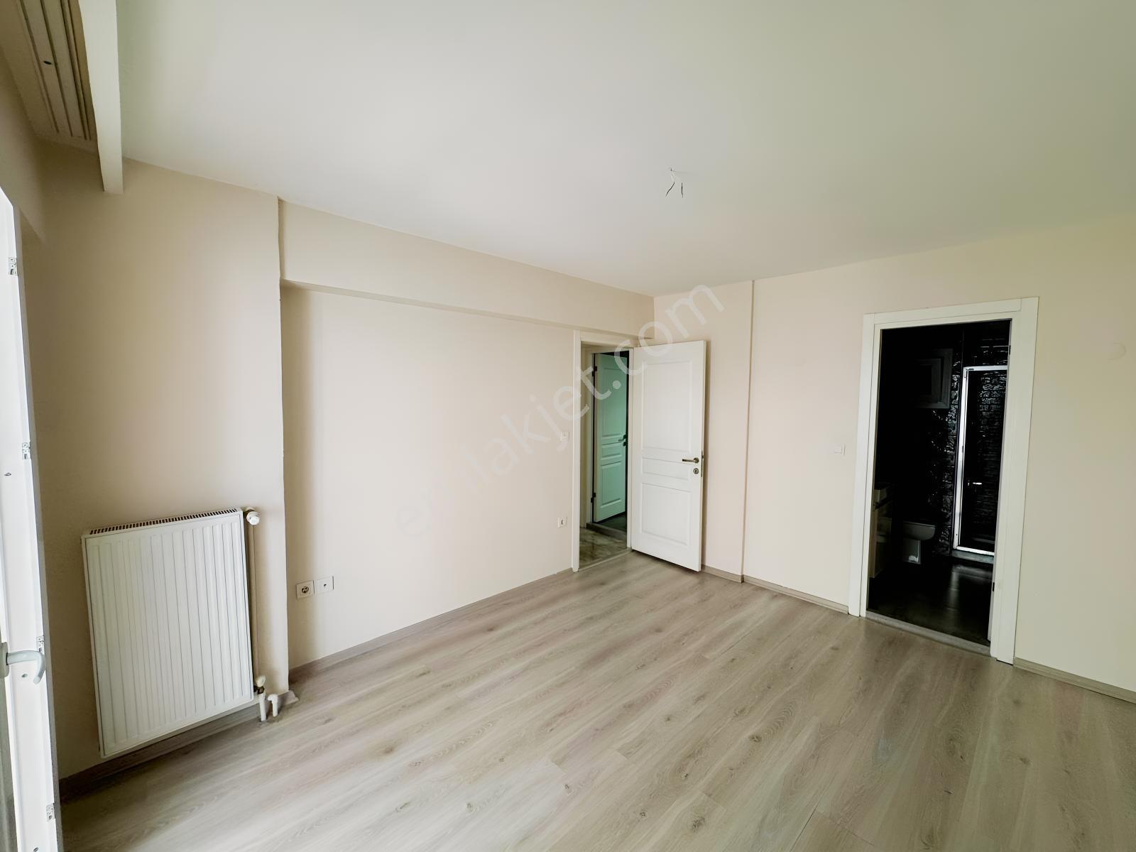 Demirköprü'de Merkezi Konumda, Tadilatlı Satılık 3+1 Daire — fotoğraf 27