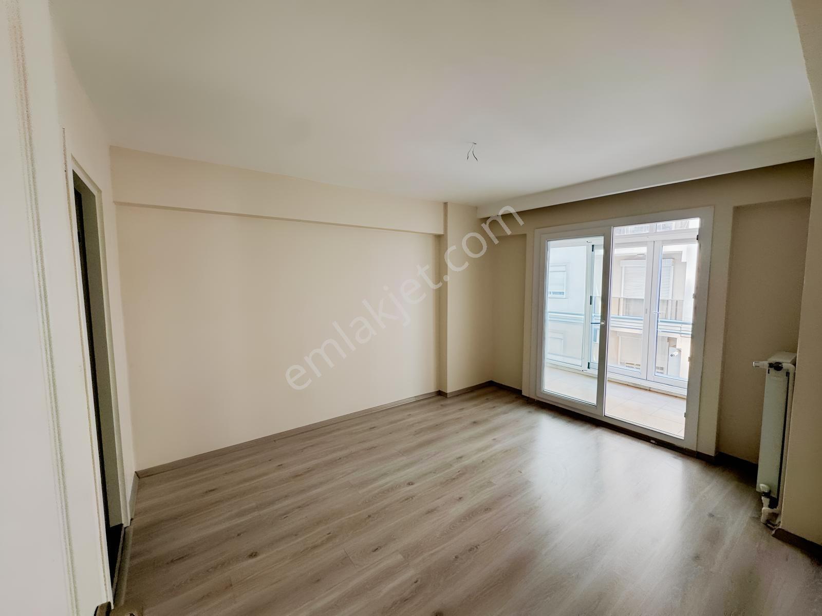 Demirköprü'de Merkezi Konumda, Tadilatlı Satılık 3+1 Daire — fotoğraf 28