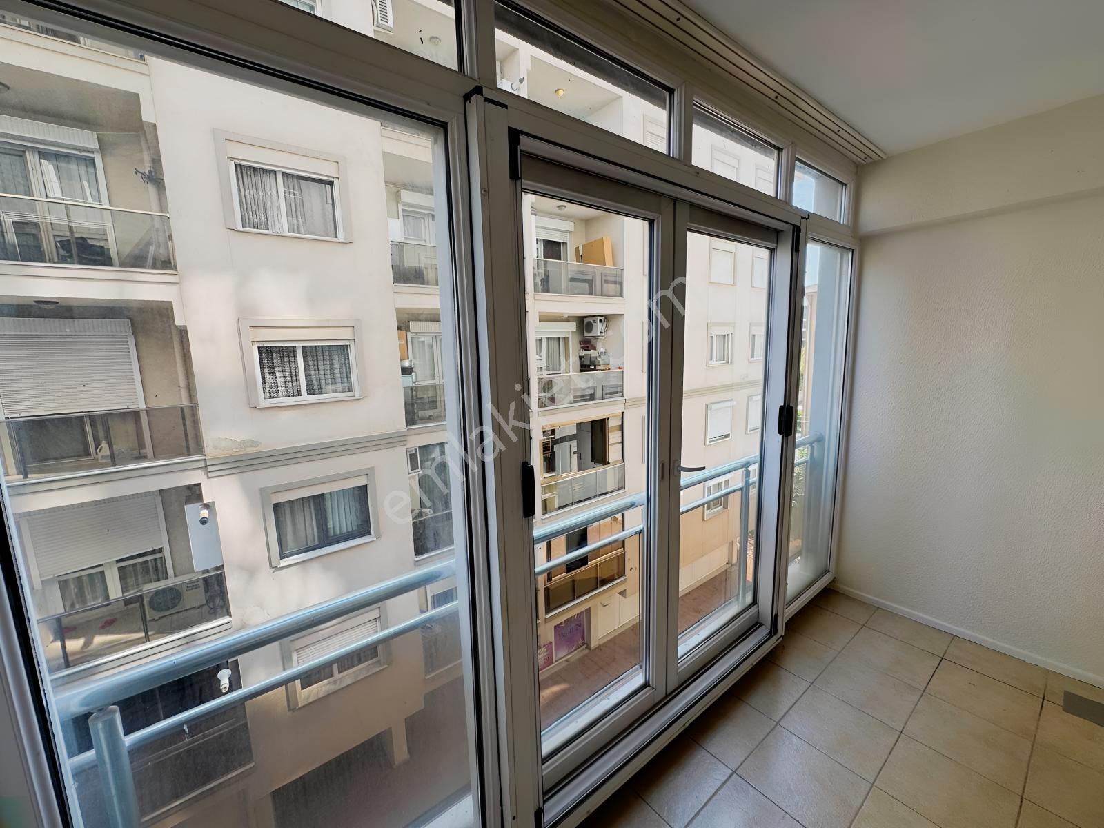 Demirköprü'de Merkezi Konumda, Tadilatlı Satılık 3+1 Daire — fotoğraf 30