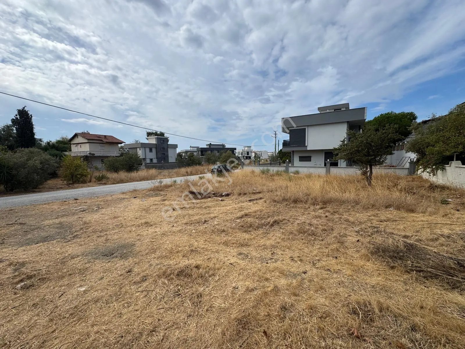 Seferihisar'da Denize Yakın Villa İmarlı Arsa — fotoğraf 3