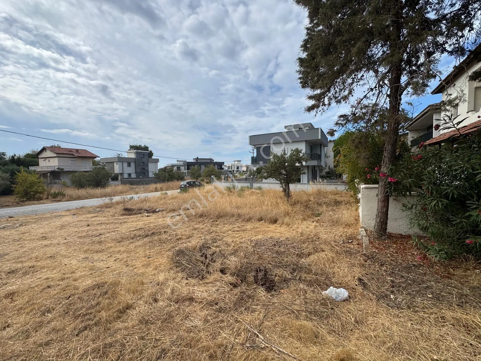 Seferihisar'da Denize Yakın Villa İmarlı Arsa — fotoğraf 5
