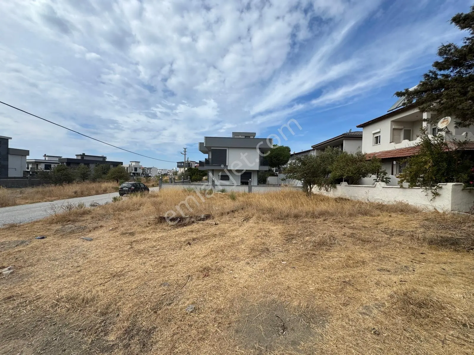 Seferihisar'da Denize Yakın Villa İmarlı Arsa — fotoğraf 6