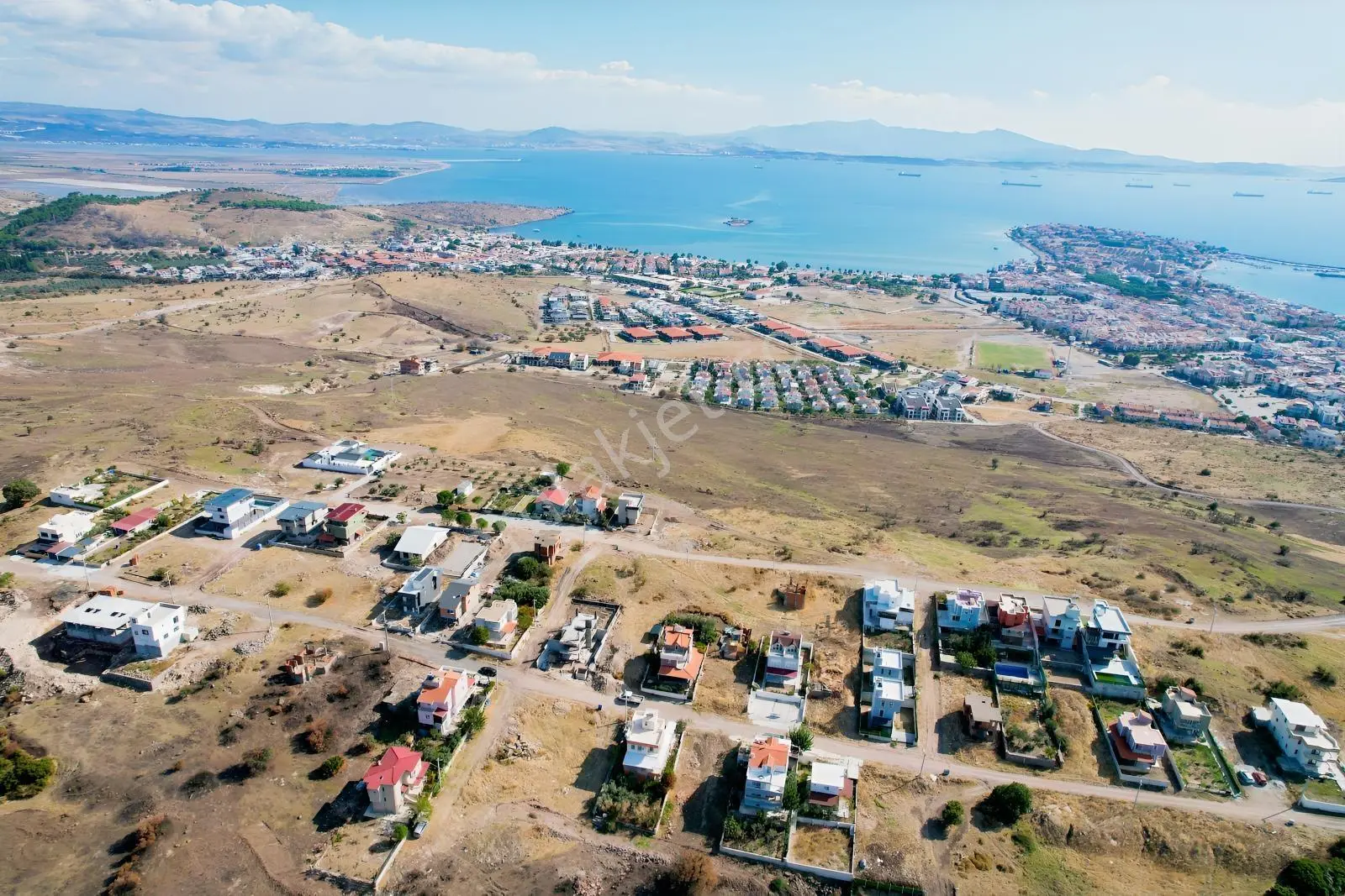 Çandarlı Merkezde 403 M2 15/30 Villa İmarlı Arsa — fotoğraf 12