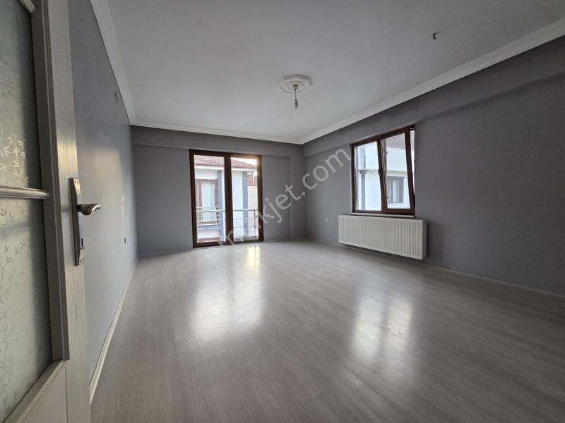 Eminevime Uygun Merkezi Konumda Ön Cephe Kombi Ankastre 3+1