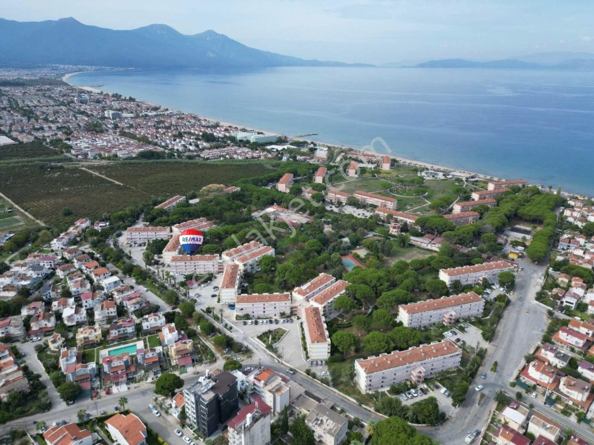 Kuşadası Davutlar Özlem Sitesi'nde 2+1 Bahçe Katı Eşyalı Temiz Daire