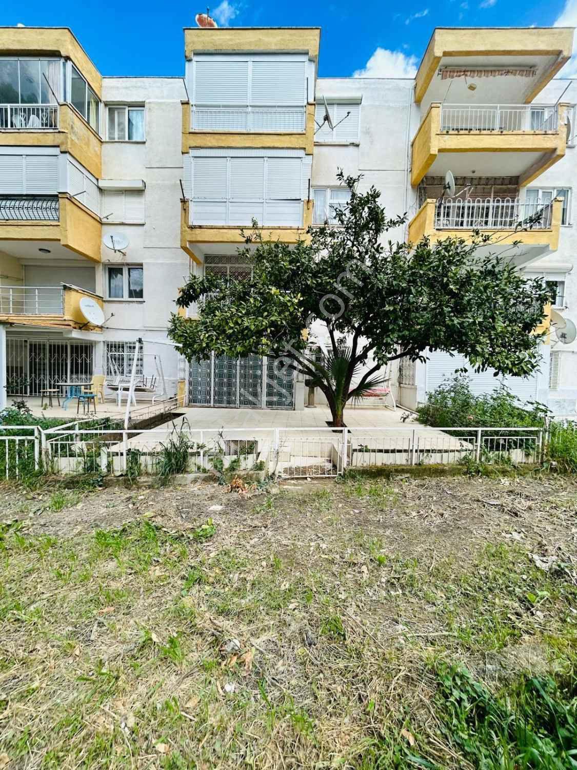 Kuşadası Davutlar Özlem Sitesi'nde 2+1 Bahçe Katı Eşyalı Temiz Daire — fotoğraf 3