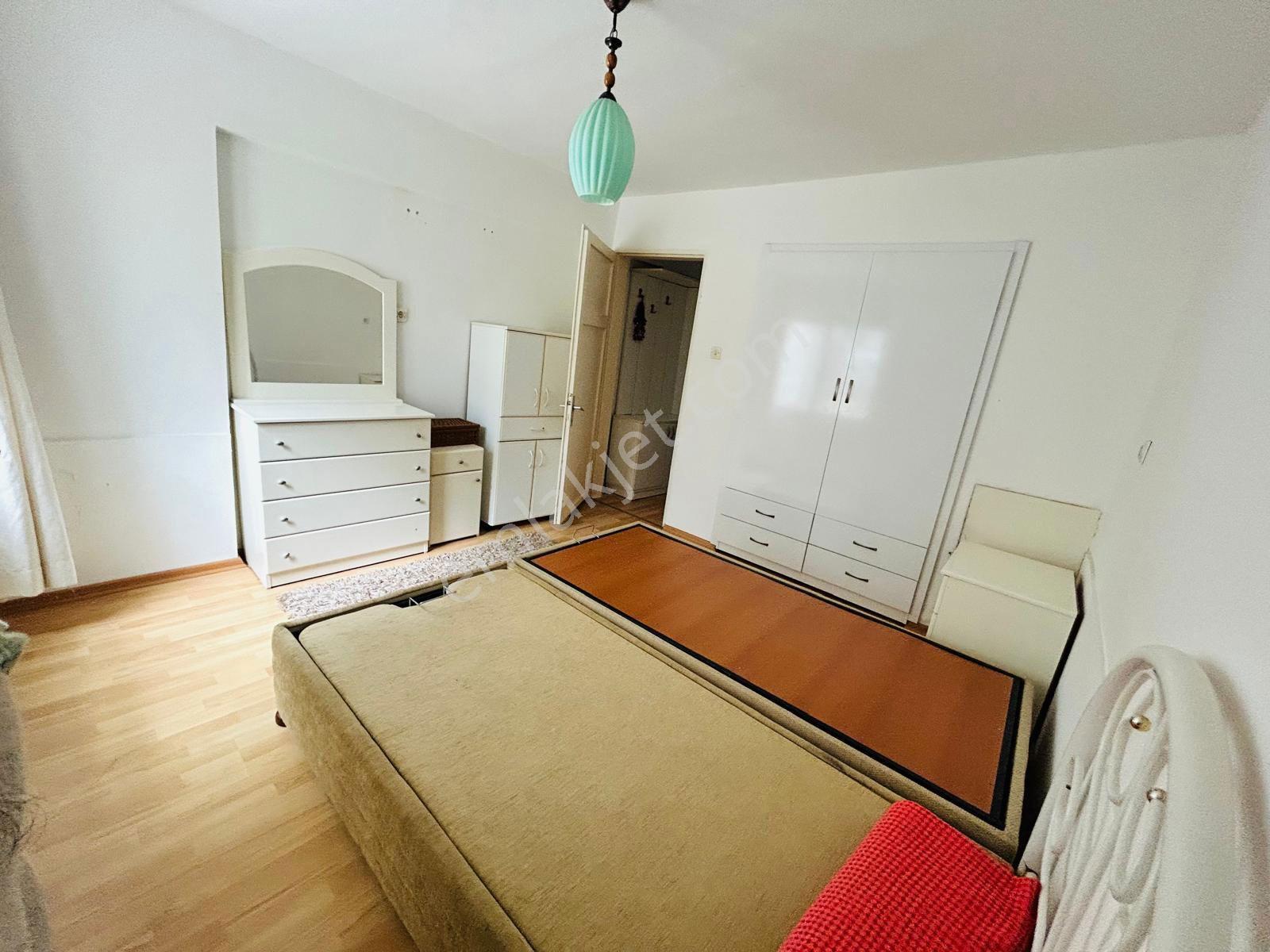 Kuşadası Davutlar Özlem Sitesi'nde 2+1 Bahçe Katı Eşyalı Temiz Daire — fotoğraf 12