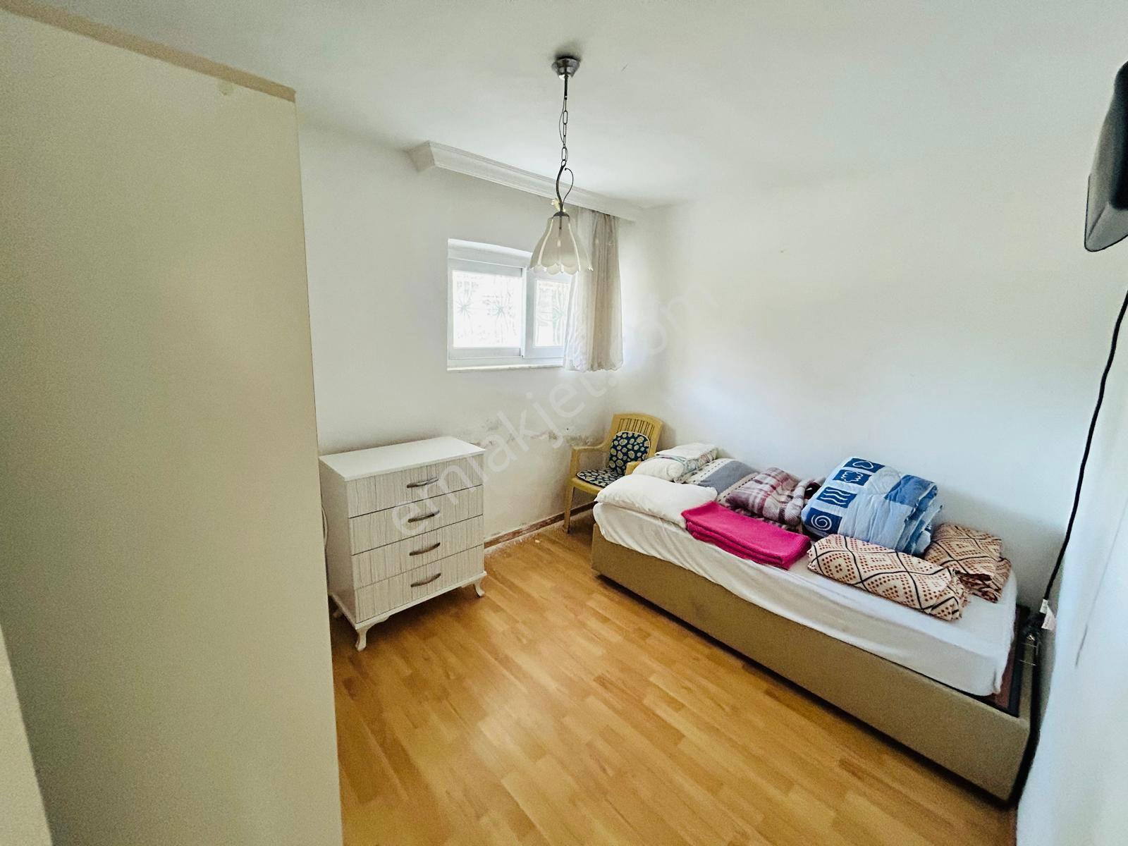 Kuşadası Davutlar Özlem Sitesi'nde 2+1 Bahçe Katı Eşyalı Temiz Daire — fotoğraf 13