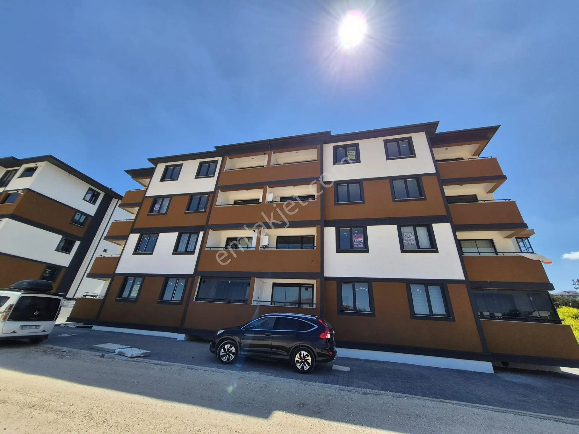 Ay Emlaktan Yeni Mahallede Sifir 1+1 Satilik Daire — fotoğraf 3