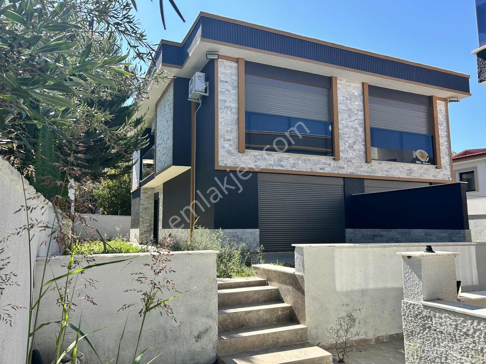 Kuşadası Kadınlar Denizinde Merkeze Yakın Satılık 5+1 Villa — fotoğraf 2