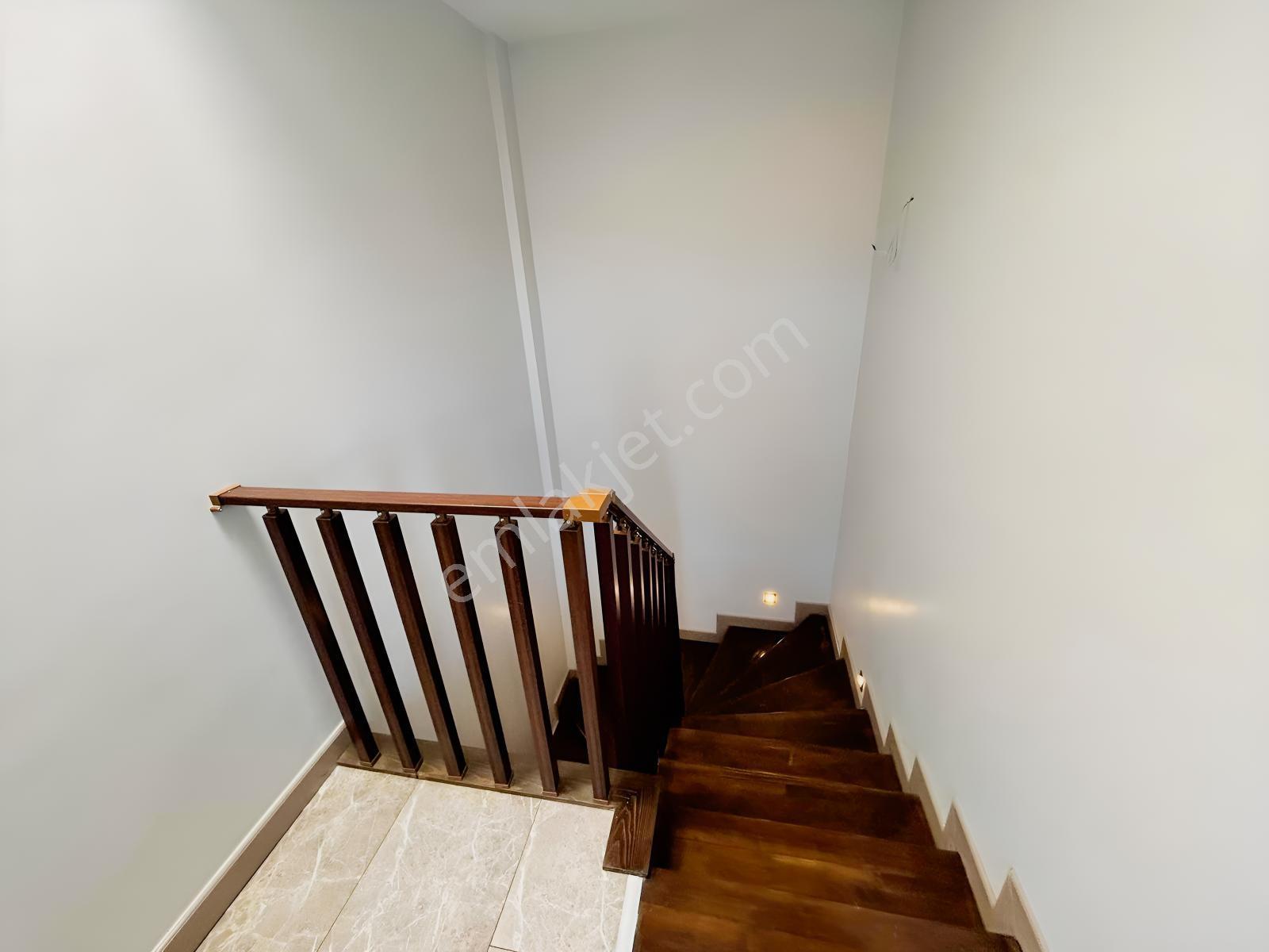 Kuşadası Kadınlar Denizinde Merkeze Yakın Satılık 5+1 Villa — fotoğraf 17