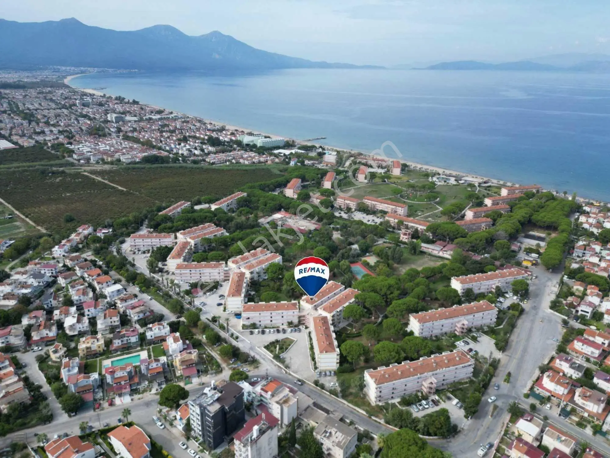 Kuşadası Davutlar Özlem Sitesi’nde Satılık Temiz 2+1 Daire — fotoğraf 2