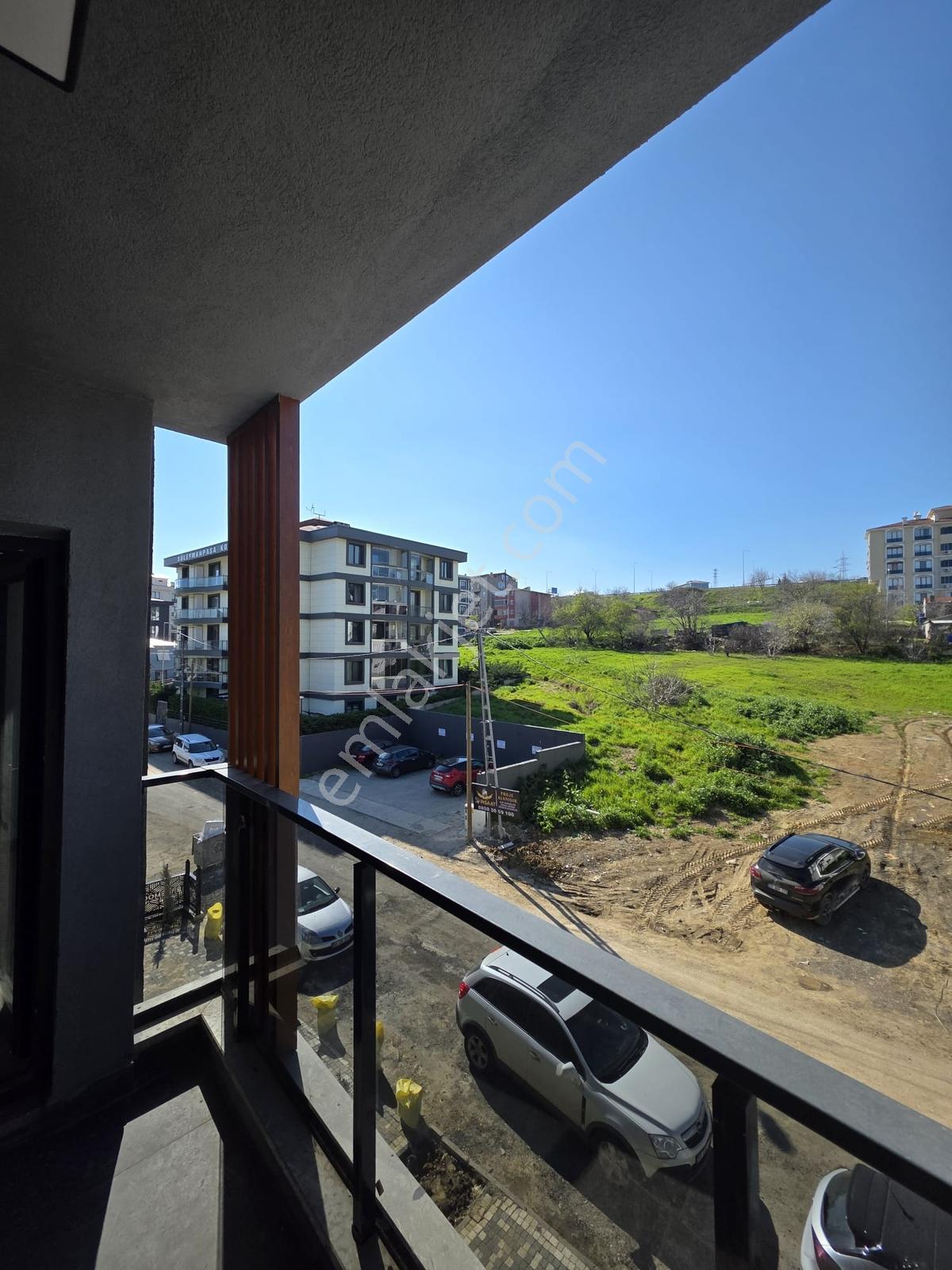 Tekirdağ Merkez'de Hastaneye Yakın Havuzlu Site İçinde 1+1 — fotoğraf 3