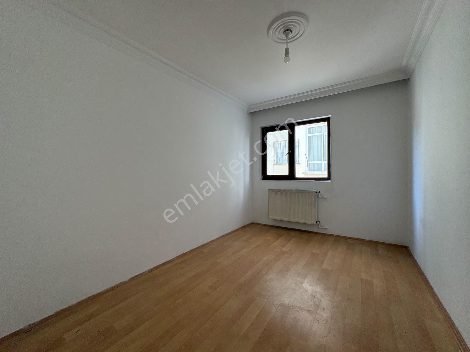 Ulukaya*neşet Ertaş Cad.yanı Katta Ön Cephe Masrafsız 3+1 Daire — fotoğraf 10