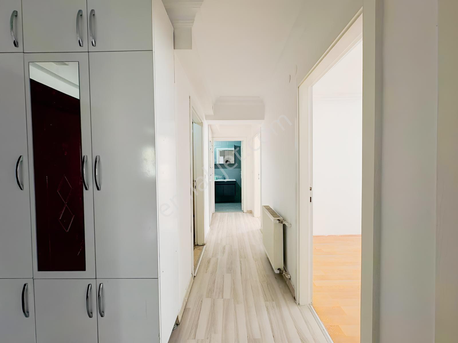 Ulukaya*neşet Ertaş Cad.yanı Katta Ön Cephe Masrafsız 3+1 Daire — fotoğraf 16