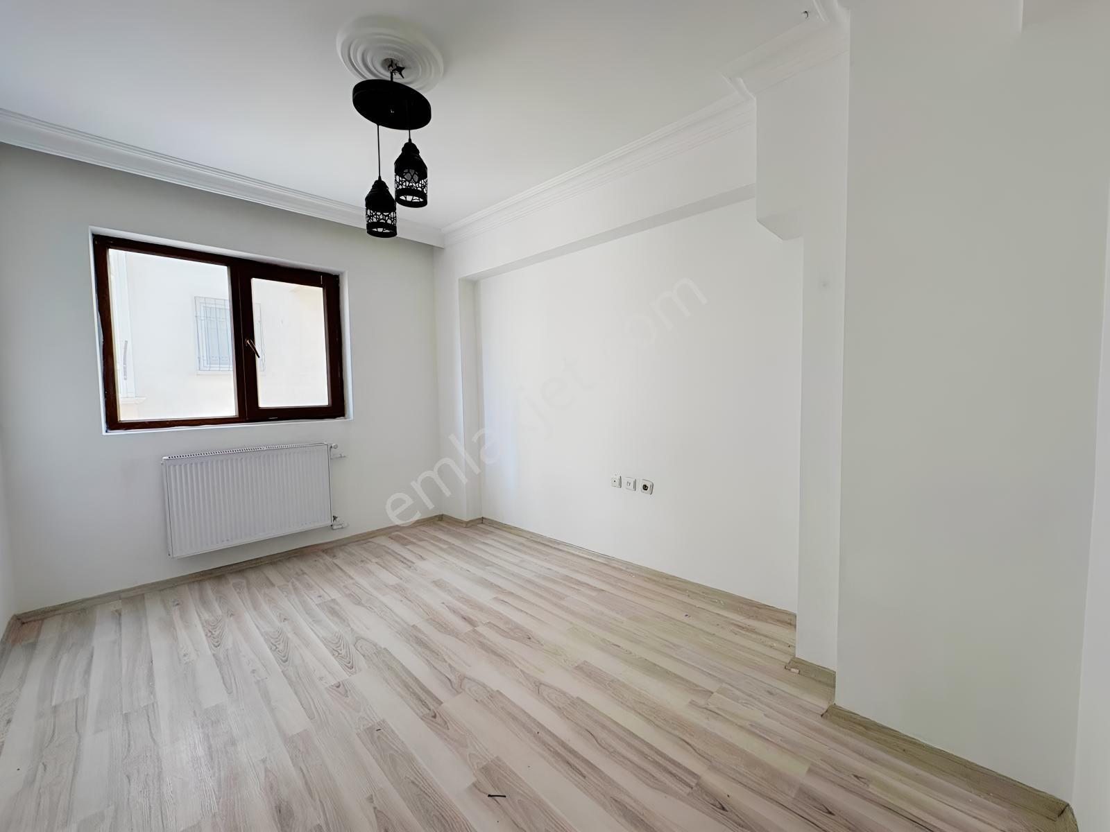 Ulukaya*neşet Ertaş Cad.yanı Katta Ön Cephe Masrafsız 3+1 Daire — fotoğraf 18